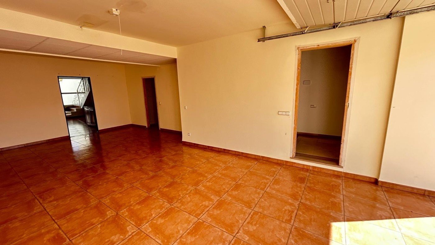 House in Aielo de Malferit – Valencia – — image 9